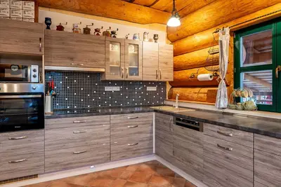 Image de Belle maison de vacances privée pour 12 personnes avec Wifi, patio, animaux admis et parking