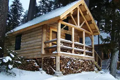 Image de Cabin, Queen Bed, 2 Bunks, Shared Bathroom