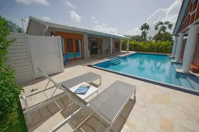 Homerez - Villa charmante à Le Lamentin avec piscine