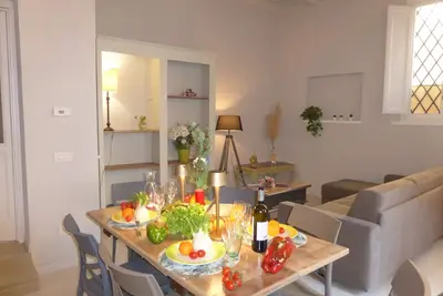 Image de Appartement dans le centre, avec climatisation, 2 salles de bains, très bien meublé
