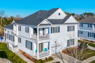 Image de Bayside Resort: 4 Br 3 Full Bath Lovely Twin House in Award-Winning Community *