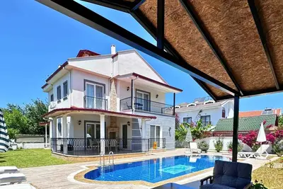 Image de 4 Bedroom with Private Pool in Dalyan Centre