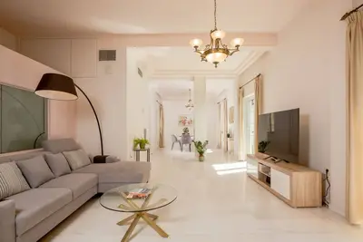 Image de The White Marble Luxury City Apt
