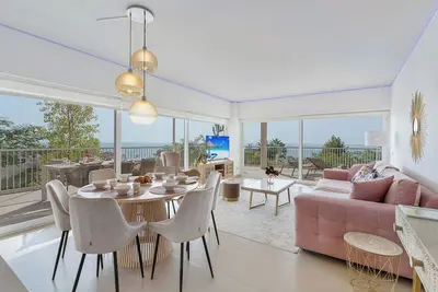 Image de Stylish apartment with oceanview