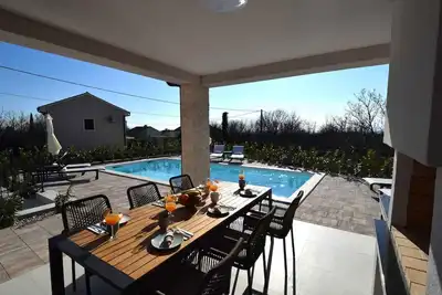 Image de Villa avec piscine