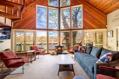 Image de Stunning 3Bed, 2Bath Pond Front Retreat w/kayaks - Welcome to Fresh Pond Lodge!
