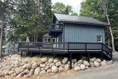 Image de Fourth Lake Getaway Lodges ~ Sunnyside Lodge