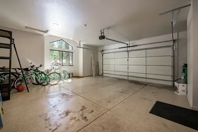 Image de Stunning High-End Retreat Surrounded by Pines w/Ac