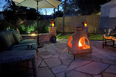 Image de Midtown Cottage, unique stone patio, family-dog friendly newly remodeled.