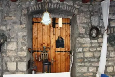 Image de Quaint & Affordable Stay in Budva Traditional Stone House - Triple Room 5