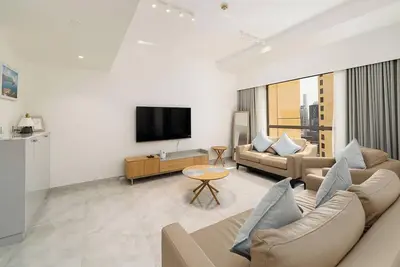 Chic 2-bedroom apartment at the beach
