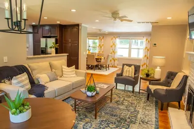 Image de Charming 3-bedroom house with in-law suite in Dunwoody