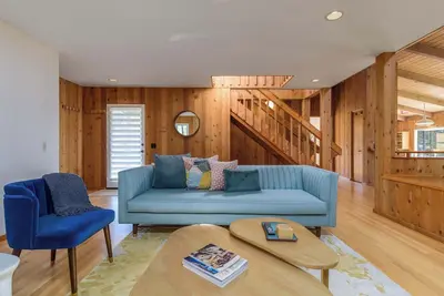 Image de Charming 3 Bd Family Home for 6  with Ocean Views & Trail Access!