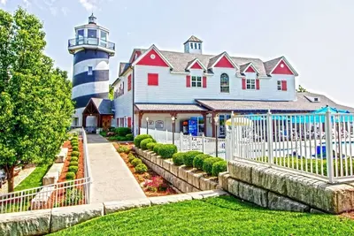 Image de A Charming Lakeside Escape with Endless Family Fun- Branson Family Fun-3 Bd.