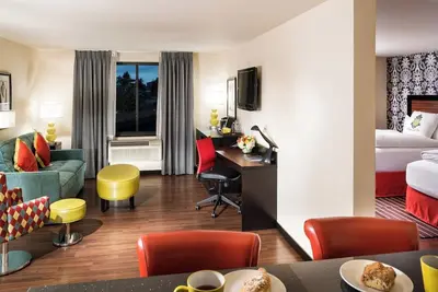 Image de Comfortable Maestro Suite with Two Queen Beds Near Top Seattle Attractions