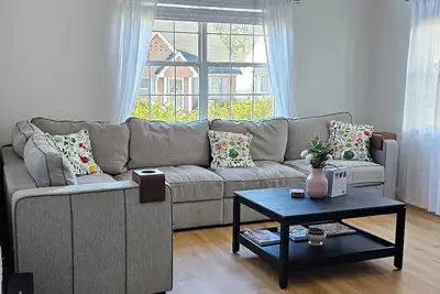 Image de Pet Friendly Townside Retreat near Lakepoint