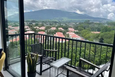 Modern Apartment 901 with Panoramic Volcano View - Santa Tecla