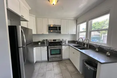 Image de Modern 5 Bedroom Duplex in La Brea Area
