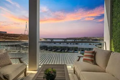 Image de Upscale Lakeside Condo with Extraordinary Amenities at Topsider in Osage Beach 19mm