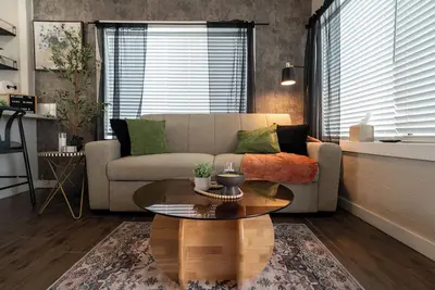 Modern 1 Bedroom Bungalow in Downtown Phx