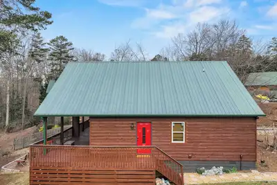 Image de Charming 3-bedroom cabin in pleasant Flowery Branch with WiFi, Ac