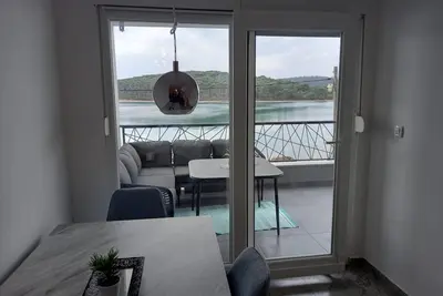 Image de Appartement d'une chambre prés de la plage Brgulje, Molat (A-22906-a)