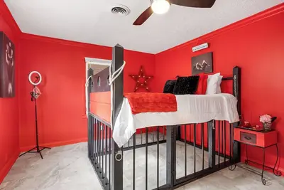 Image de Fifty More Shaydes Of Play-the perfect private oasis for a couple 2 explore&play