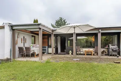 Image de Bungalow \"Nordschwarzwald\" avec terrasse privée, jardin privé et Wi-Fi