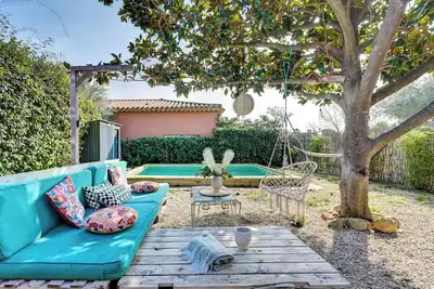 Image de Villa Thais  joli jadin avec piscine et accès bord de mer
