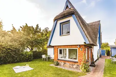 Image de Vacation home \"Lee\" - approx. 90 m² for 2-4 persons in Boddenlage in Wieck am Darß