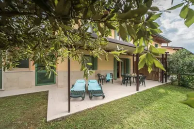 Image de Maison de vacances élégante avec jardin privé par Beahost Rentals