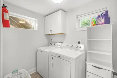 Image de Spacious 5-bedroom house in lovely Arlington with Ac, WiFi