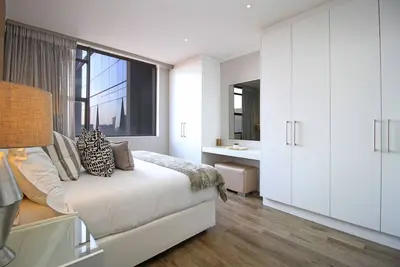 Image de Executive 2 bed apartment in Sandton with fitness room, Wifi