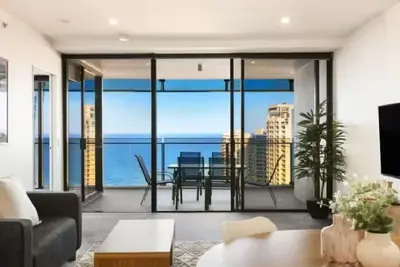 Image de Circle on Cavill 2-bed Sea View