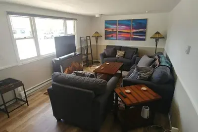 Image de 3br/2ba Bungalow in Buena Vista – Walk to Downtown & Scenic Views