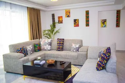 Image de 5 Bedroom Royal Oak Residency