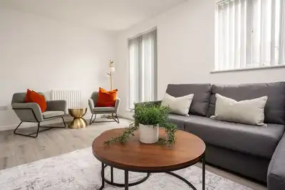 Image de 3-Storey | Balcony | Patio + Garden | Parking