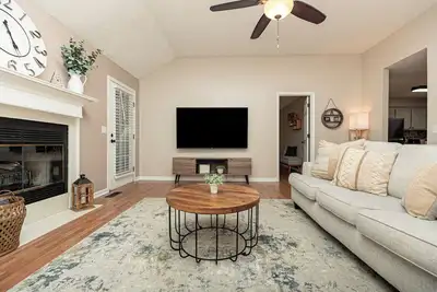 Image de AtHome+1 Stay I Woodsy 3br I Monthly Discounts