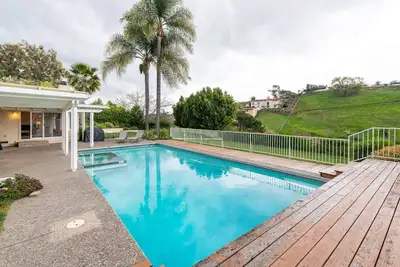 Image de Luxury 5br Retreat with Pool, Fire Pit & Valley Views