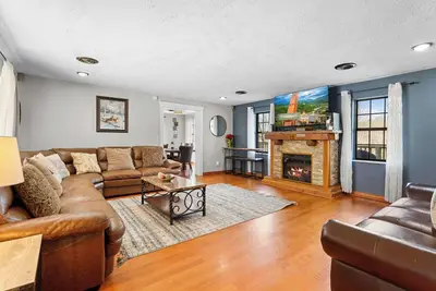 Image de Family 4bdr for 10 with Hot Tub, Basketball Court & Fire Pit