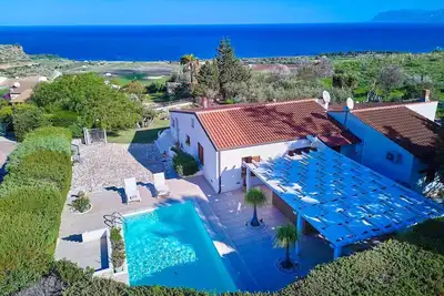 Image de Villa Pandora with swimming pool and panoramic view