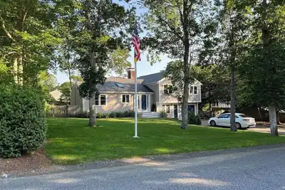 Image de Spacious 4br Cape Cod Getaway – Near Beach, Golf, Bass River & Fenced Yard!