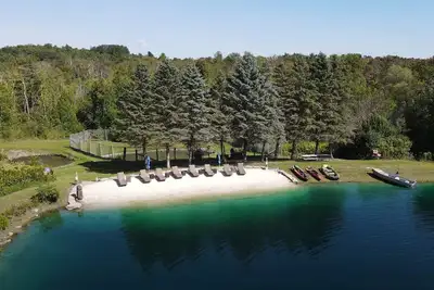 Image de Serene Camping Retreat with Freshwater Pond in Clarington Bowmanville