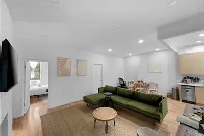 Image de 51-1a Renovated 3br 2bath Prime soho - W/D