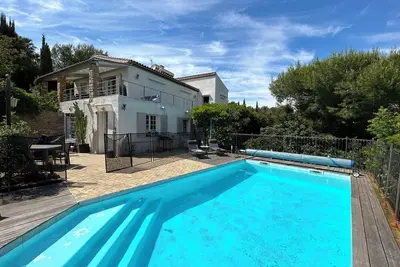Image de Villa climatisée avec piscine privée au calme et aperçu mer - proche plages