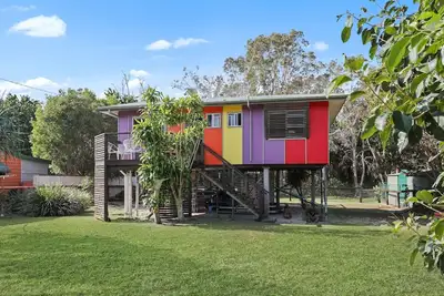 Image de Classic Beach Shack in a Quiet Bush Dune Setting