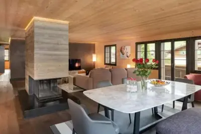 Image de Three Bedroom Apartment in Gstaad with Mountain View