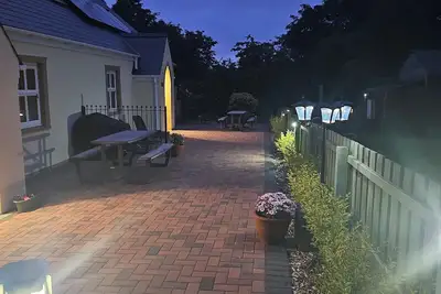 Image de Bright and Modern Rose Cottage
