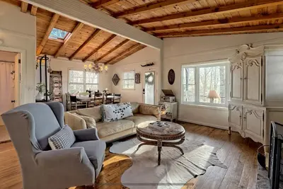 Image de Highlands Close-to-Town Cabin, Pet-Friendly
