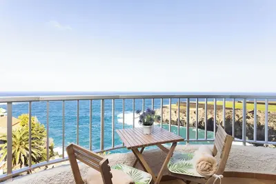 Image de TenoHomes Oceanview Studio with Balcony